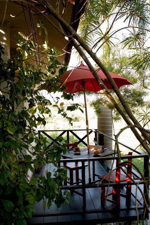 Готель Baan Puang Petch Чіангмай Екстер'єр фото